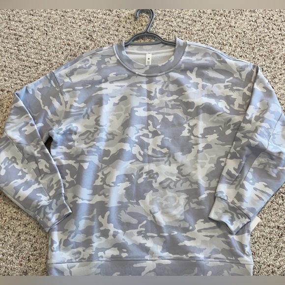 NWOT LULULEMON PERFECTLY OVERSIZED CREW - Picture 1 of 7